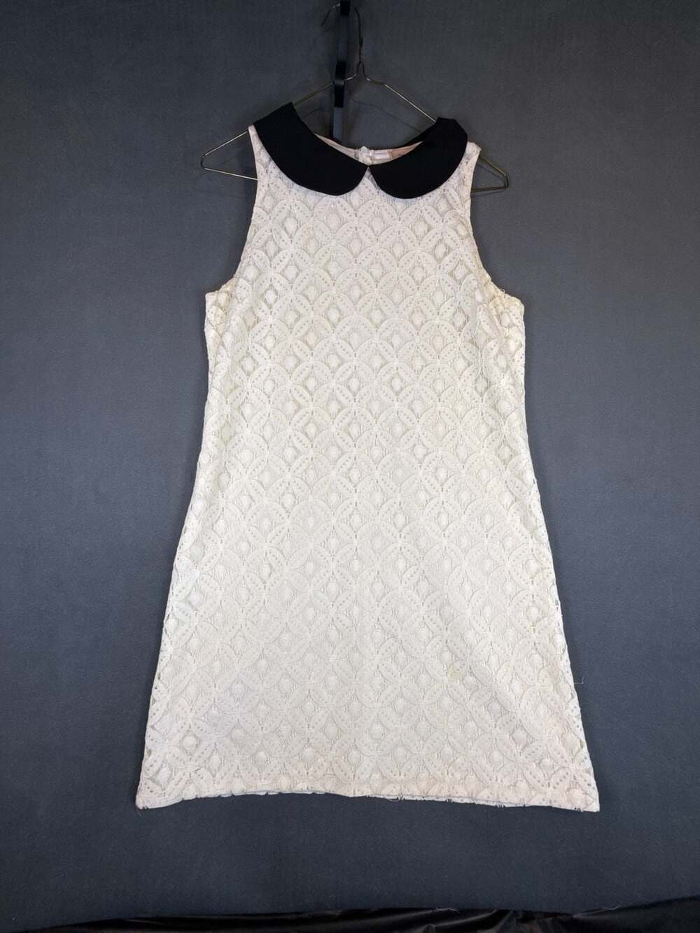 love...ady White Lace Shift Dress with Black Peter Pan Collar Medium